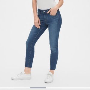 Gap Curvy True Skinny 31R